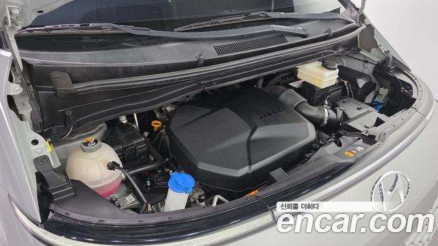Hyundai Staria 2022 — photo 6
