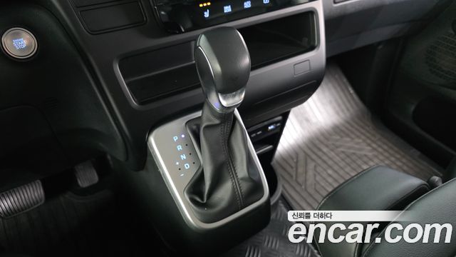 Hyundai Staria 2022 — photo 9