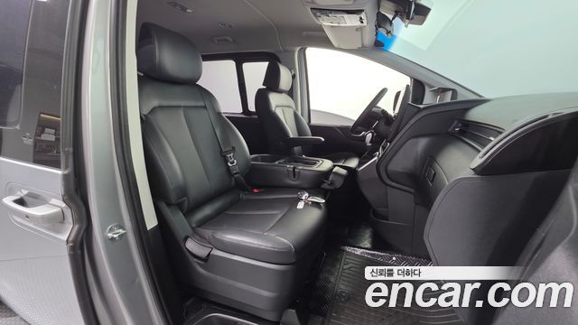 Hyundai Staria 2022 — photo 10