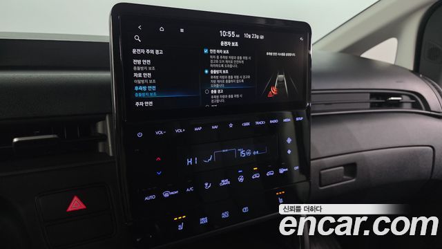 Hyundai Staria 2022 — photo 16