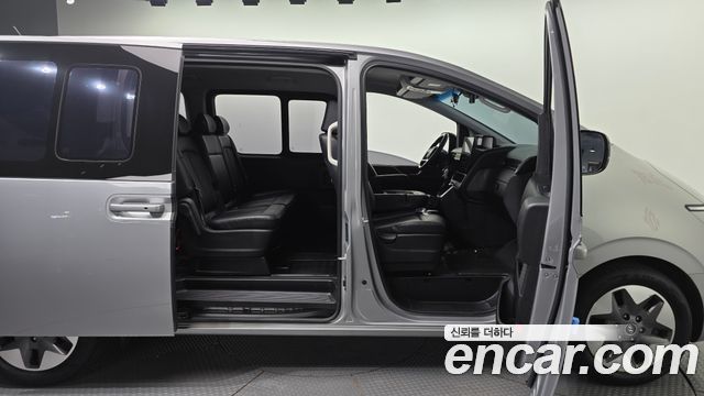 Hyundai Staria 2022 — photo 18