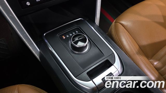 Land Rover Discovery Sport 2019 — photo 12