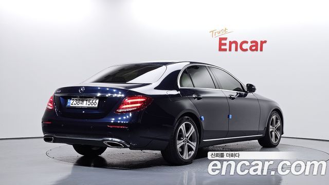 Mercedes-Benz E-Class 2019 — photo 2