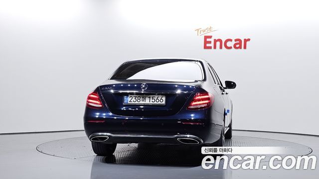 Mercedes-Benz E-Class 2019 — photo 4
