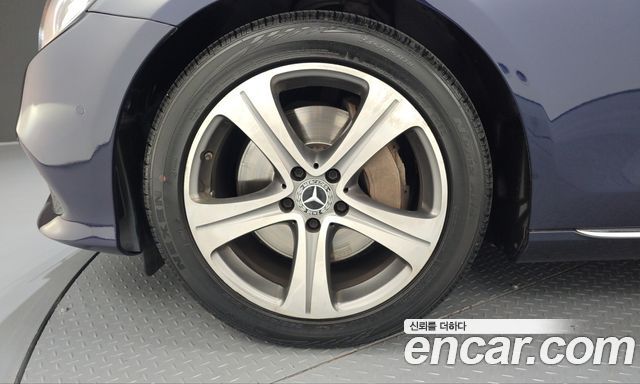 Mercedes-Benz E-Class 2019 — photo 5