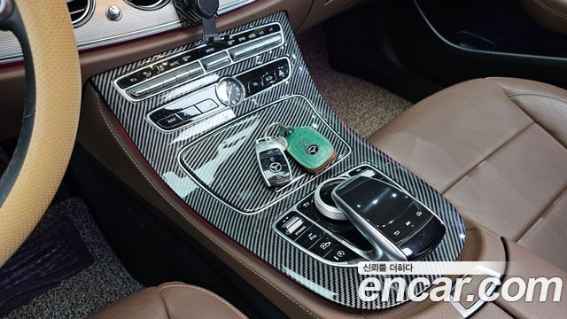 Mercedes-Benz E-Class 2019 — photo 23