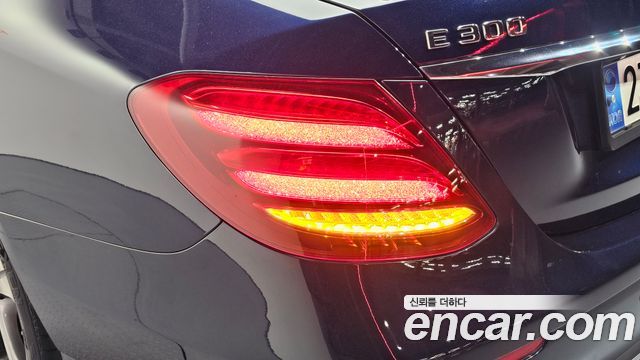 Mercedes-Benz E-Class 2019 — photo 9