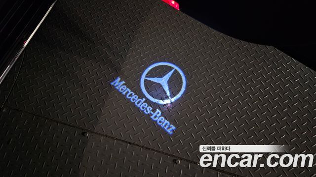 Mercedes-Benz E-Class 2019 — photo 31