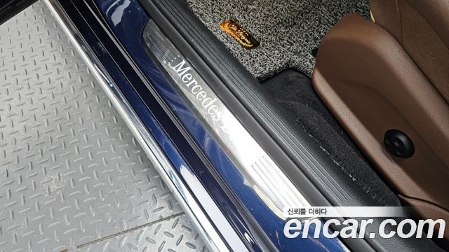 Mercedes-Benz E-Class 2019 — photo 36