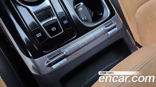 Kia Canival 2021 — photo 30