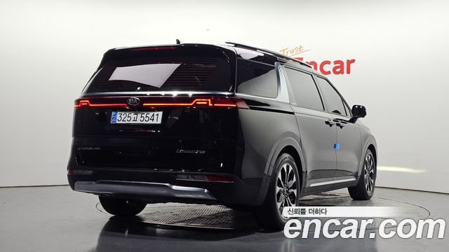 Kia Canival 2021 — photo 2
