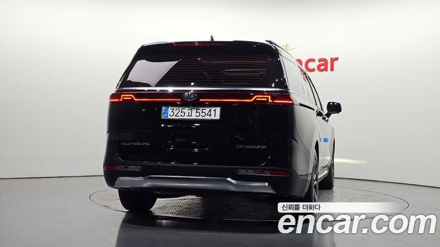 Kia Canival 2021 — photo 4