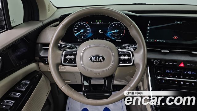 Kia Canival 2021 — photo 12