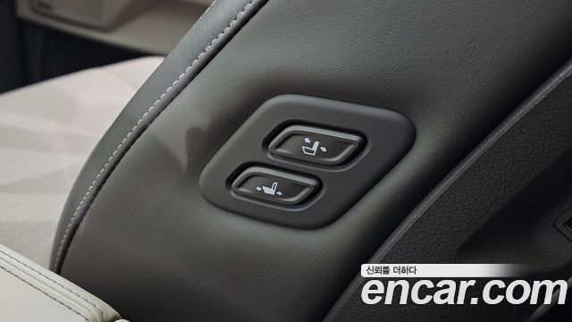 Kia Canival 2021 — photo 17