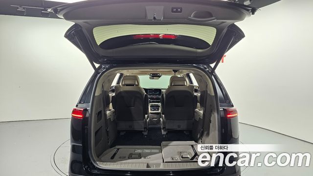 Kia Canival 2021 — photo 20