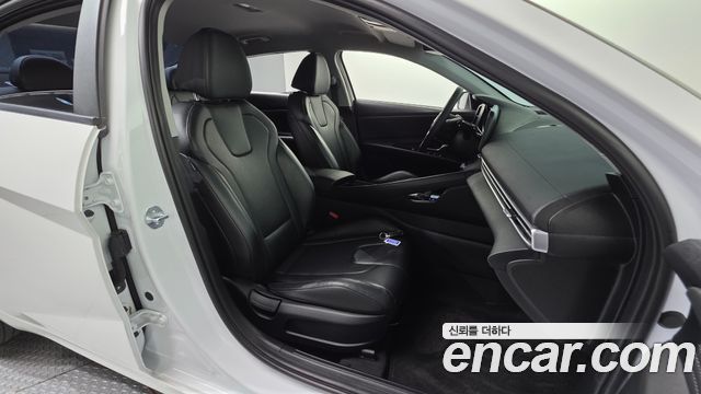 Hyundai AVANTE 2023 — photo 16
