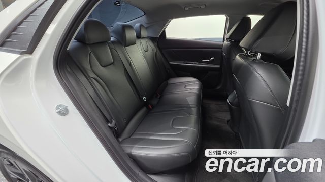 Hyundai AVANTE 2023 — photo 18