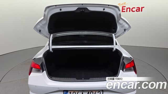 Hyundai AVANTE 2023 — photo 19