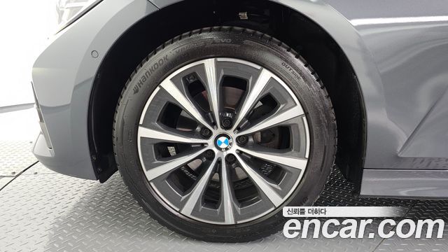 BMW 3-Series 2019 — photo 5