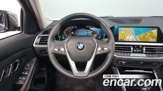 BMW 3-Series 2019 — photo 19