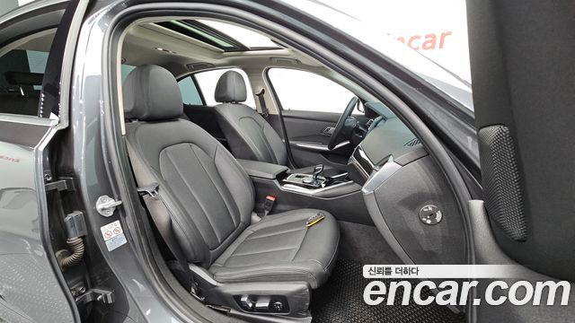 BMW 3-Series 2019 — photo 16