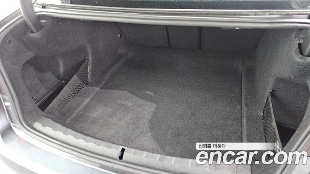 BMW 3-Series 2019 — photo 32