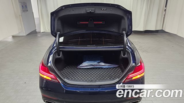 Genesis G70 2019 — photo 23