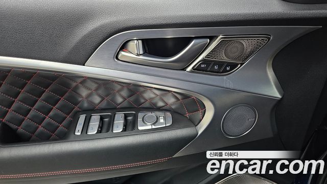 Genesis G70 2019 — photo 24