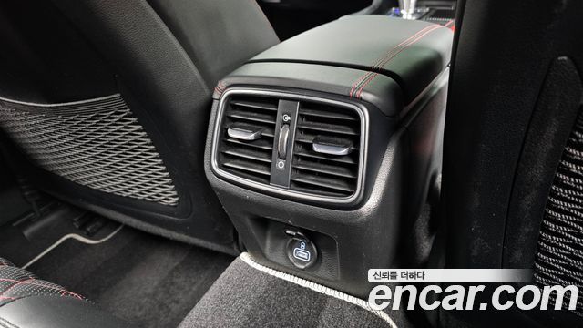 Genesis G70 2019 — photo 31
