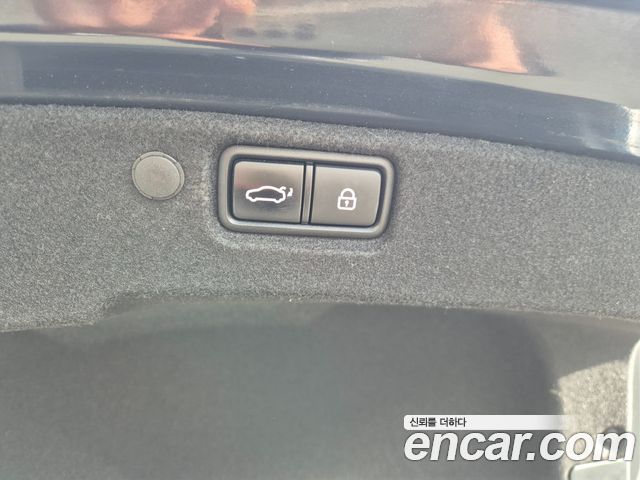Kia K7 2018 — photo 13