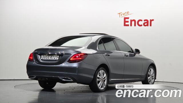 Mercedes-Benz C-Class 2020 — photo 2