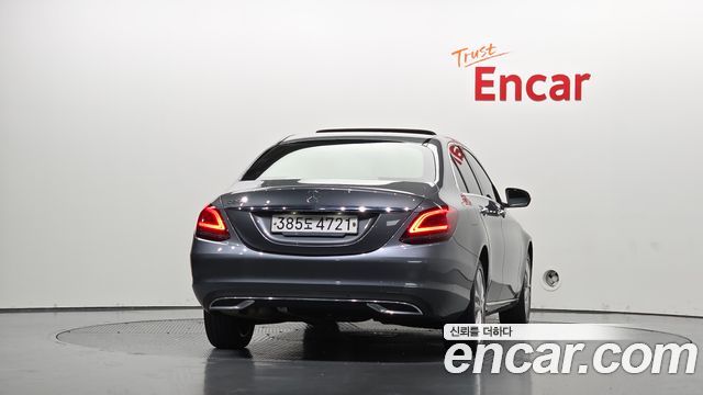 Mercedes-Benz C-Class 2020 — photo 4