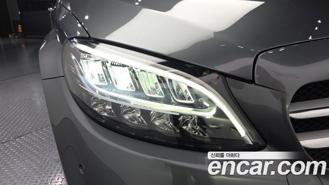 Mercedes-Benz C-Class 2020 — photo 8