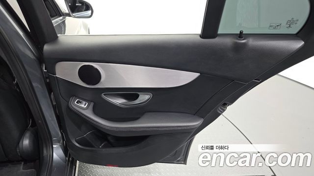 Mercedes-Benz C-Class 2020 — photo 15