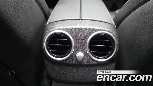 Mercedes-Benz C-Class 2020 — photo 29