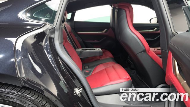Porsche Taycan 2022 — photo 17