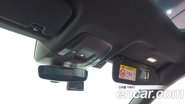 Porsche Taycan 2022 — photo 25