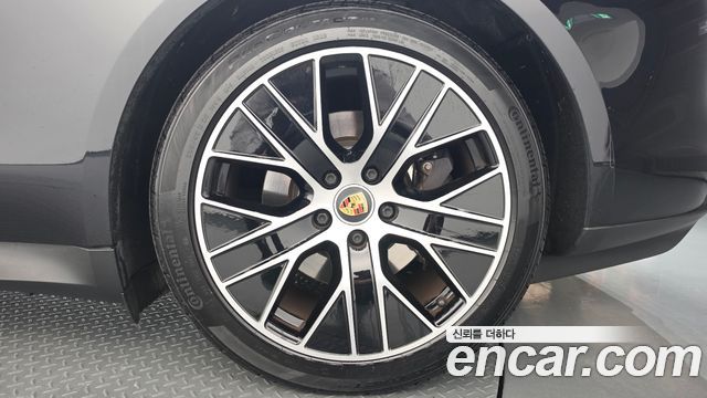 Porsche Taycan 2022 — photo 7