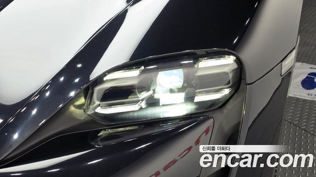 Porsche Taycan 2022 — photo 8