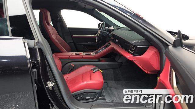Porsche Taycan 2022 — photo 16
