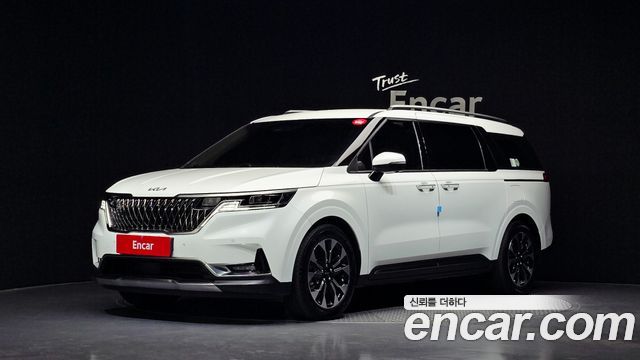 Kia Canival 2023 — photo 1