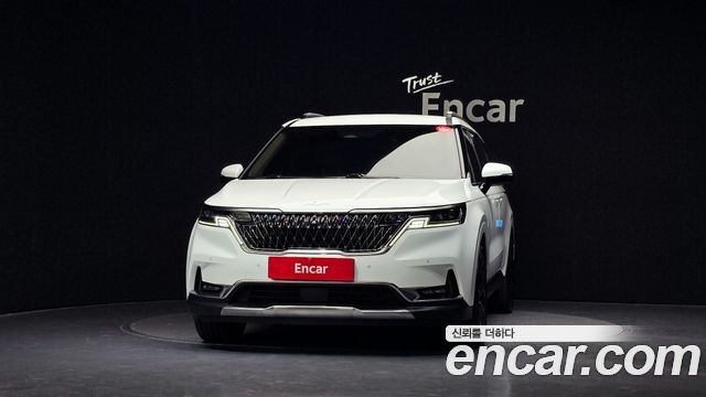 Kia Canival 2023 — photo 3