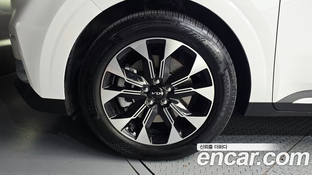 Kia Canival 2023 — photo 5