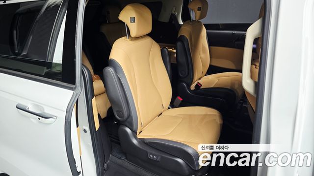 Kia Canival 2023 — photo 17