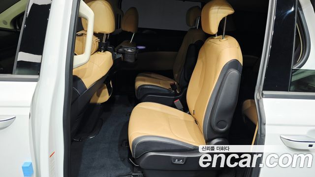 Kia Canival 2023 — photo 18