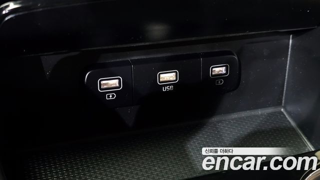 Kia Canival 2023 — photo 19