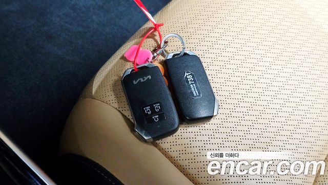 Kia Canival 2023 — photo 22