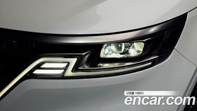 Kia Canival 2023 — photo 8