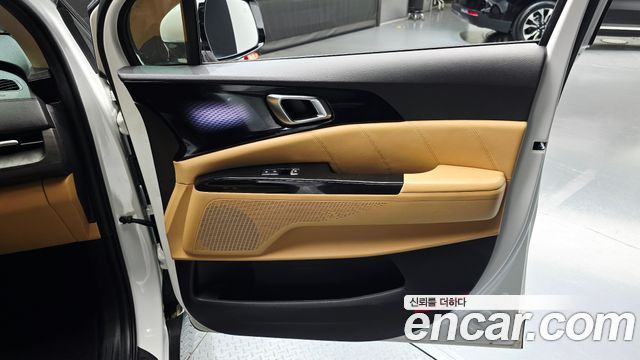 Kia Canival 2023 — photo 15
