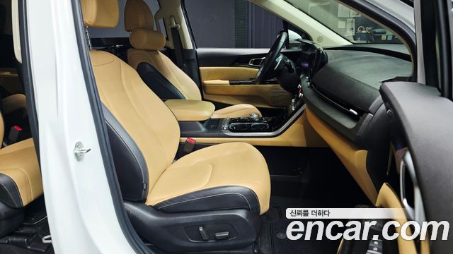 Kia Canival 2023 — photo 16